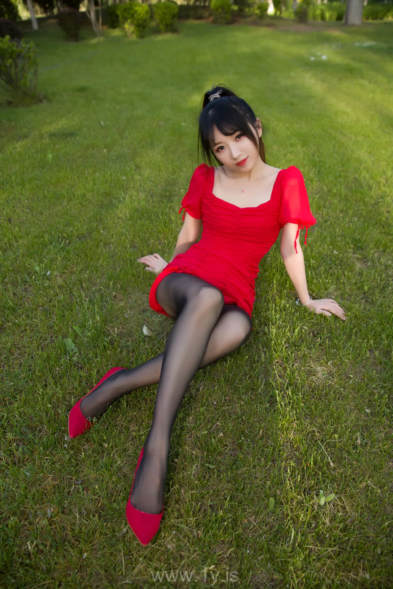 小女巫露娜 NO.025 户外(小红裙+小米裙)